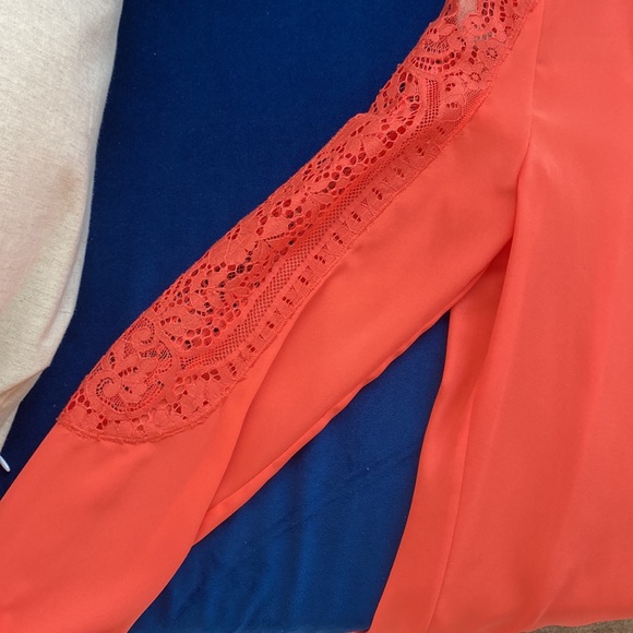 Gorgeous coral blouse with sleeve detail - Picture 6 of 6